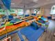 Sporthalle mit kleinem Parcours in der Praxis "Bewegung Kinderleicht" in Eppinghoven | Wibke Limke 