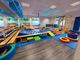 Sporthalle mit bunten Matten in der Praxis "Bewegung Kinderleicht" in Eppinghoven | Wibke Limke